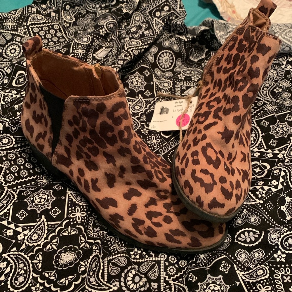 Women’s ankle boots size 7 1/2